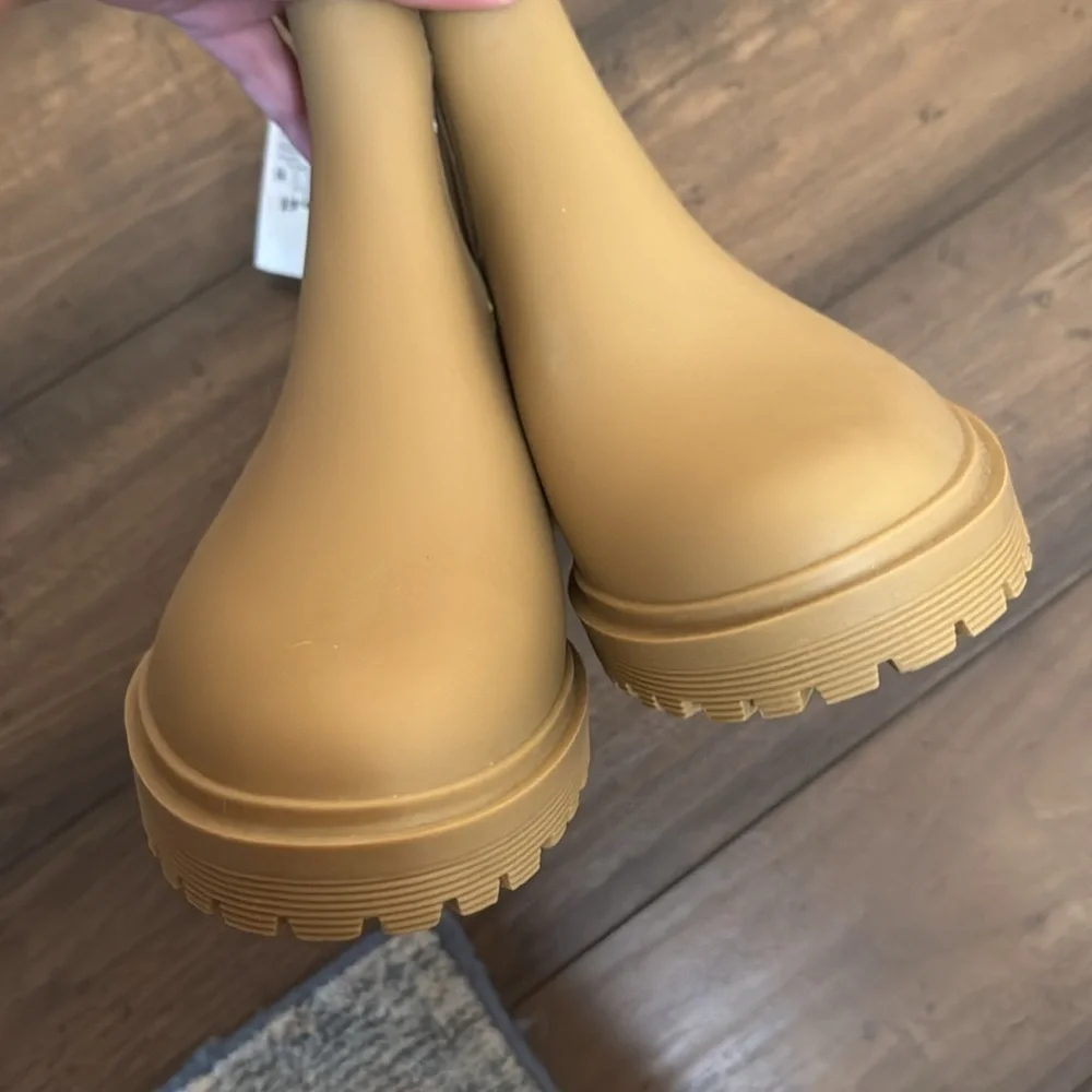 NWT Zara Camel Brown Ankle Rain Boots size 38 (runs large-fits US women 8)